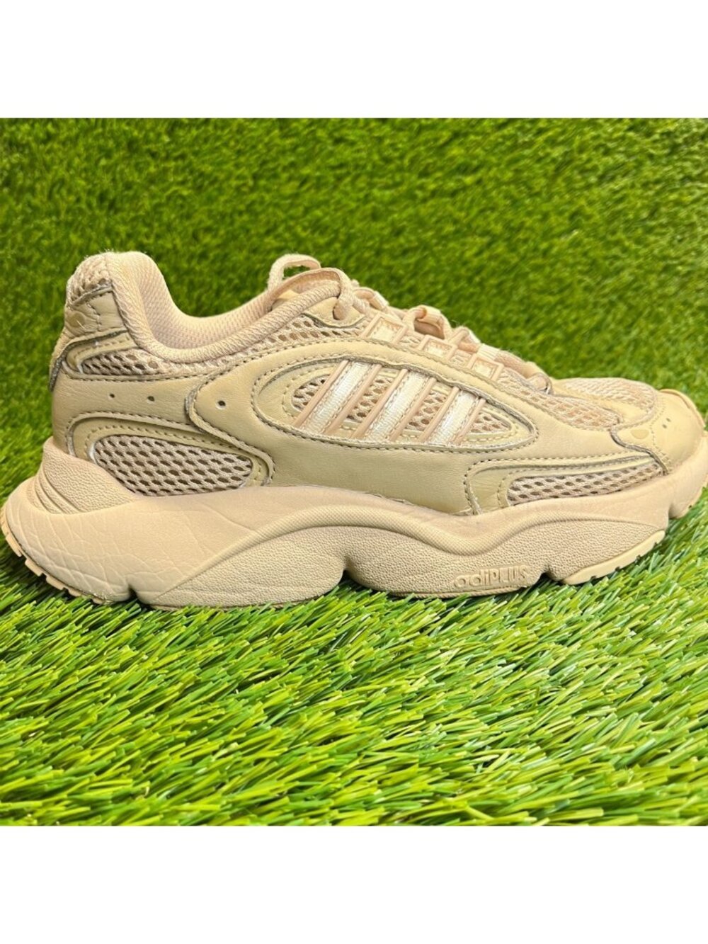 Adidas Ozmillen Boys Size 5Y Beige Athletic Running Walking Shoes Sneakers